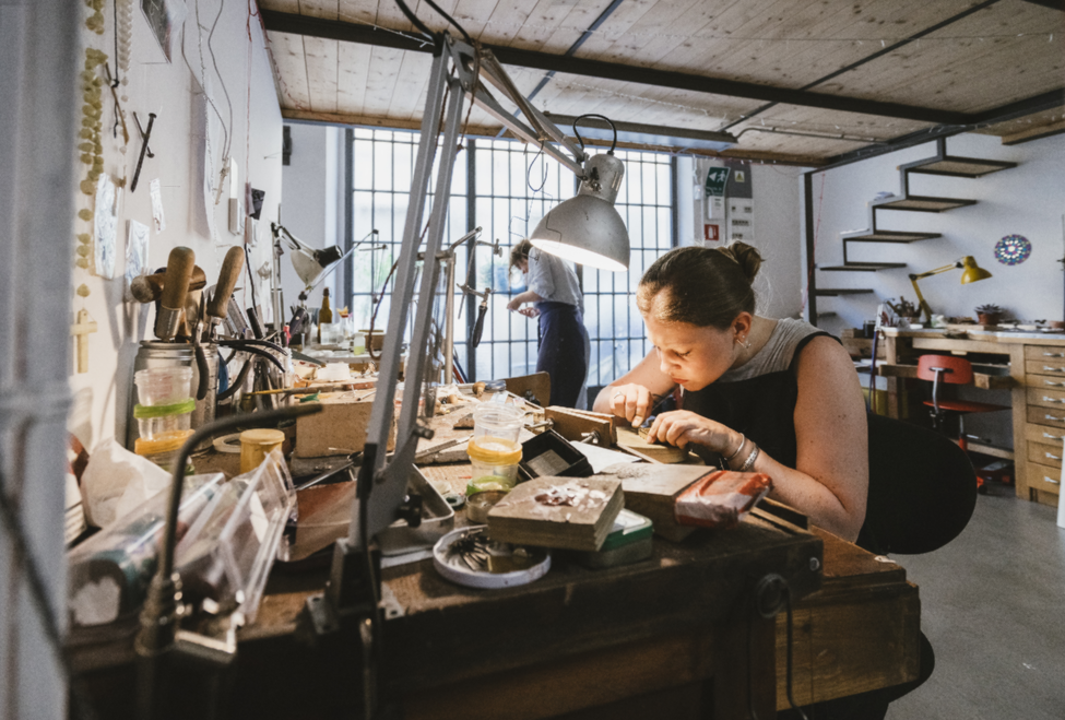 Best Laser Cutter for Small Business: OMTech vs Glowforge vs Boss – OMTech  UK