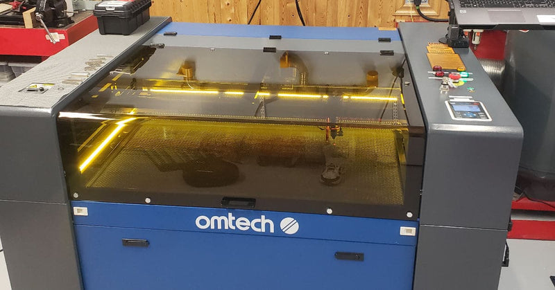 CO2 laser cutter engraver machine